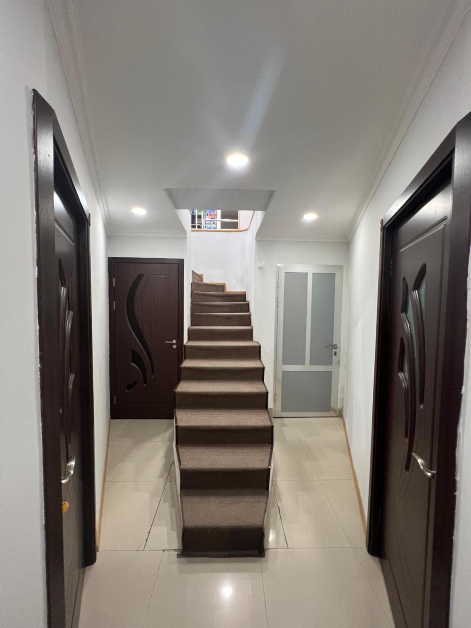 Guest House Northern Avenue เยเรวาน ภายนอก รูปภาพ