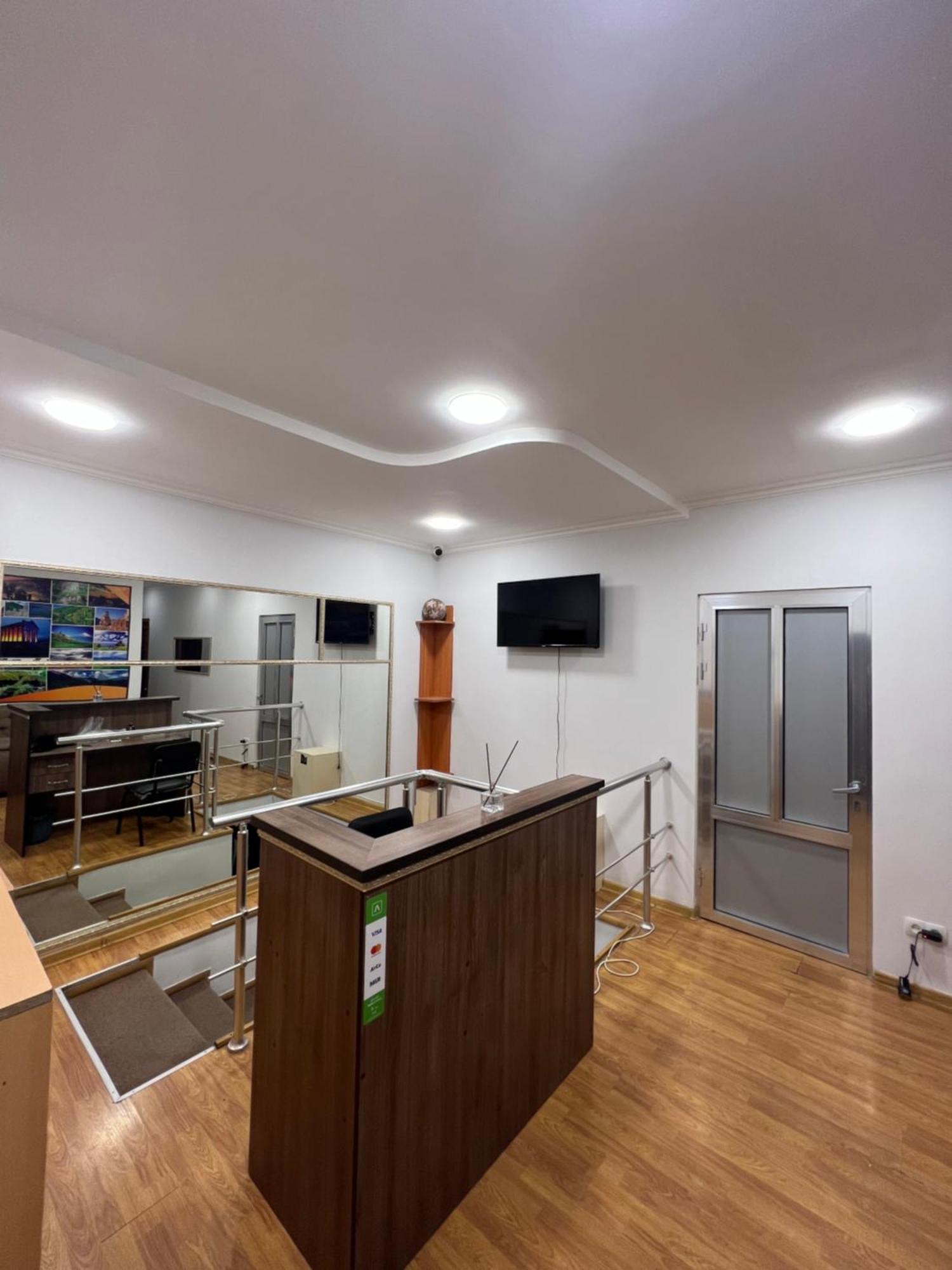 Guest House Northern Avenue เยเรวาน ภายนอก รูปภาพ